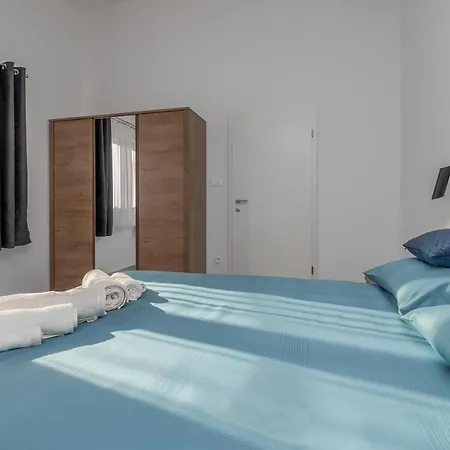 Gostinjska kuća Lavanda Oklen 4*